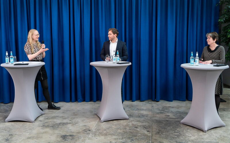 Maria Albert (DIN) und Christian Marian (DKE) erklärten die Rolle von Normung für Qualität und Sicherheitquality and safety